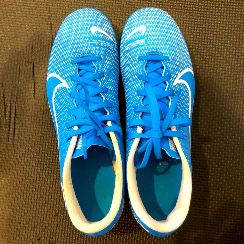 Nike Soccer Cleats (size 7) used once (didn’t fit)